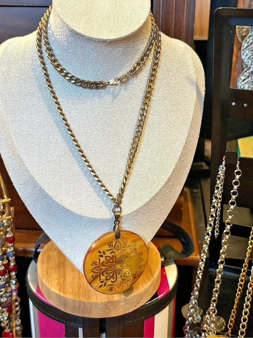 Floral Pendant Long Necklace Gold